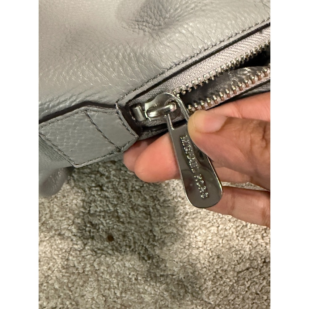 Michael Kors Hamilton Weekender bag 22 1/2" by 13" - Picture 5 of 7